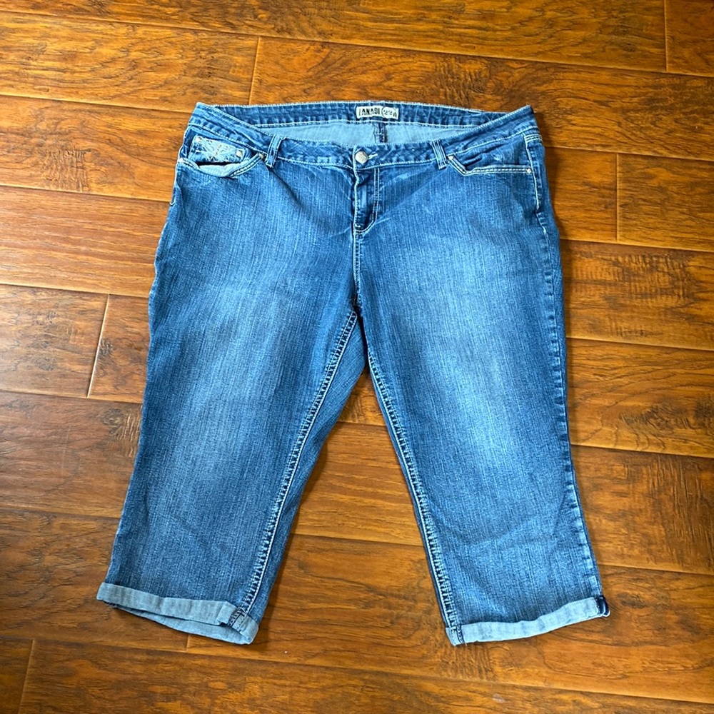 Zanadi Capri size 22w